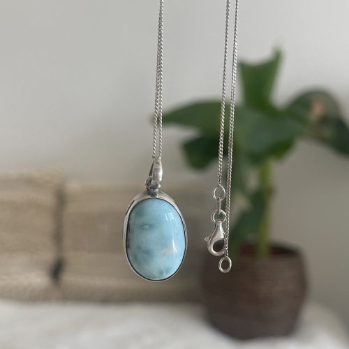 Larimar ezüst medál ovális foglalatban